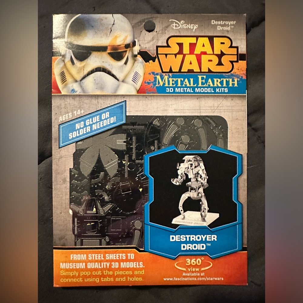 1 Metal Earth 3D Model Kit featuring Destroyer Droid from Star Wars